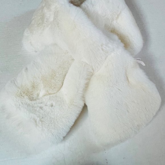 Lauren Conrad White Faux Fur Scarf Neck Wrap Soft  Accessory Fall Winter Warm - Picture 3 of 5